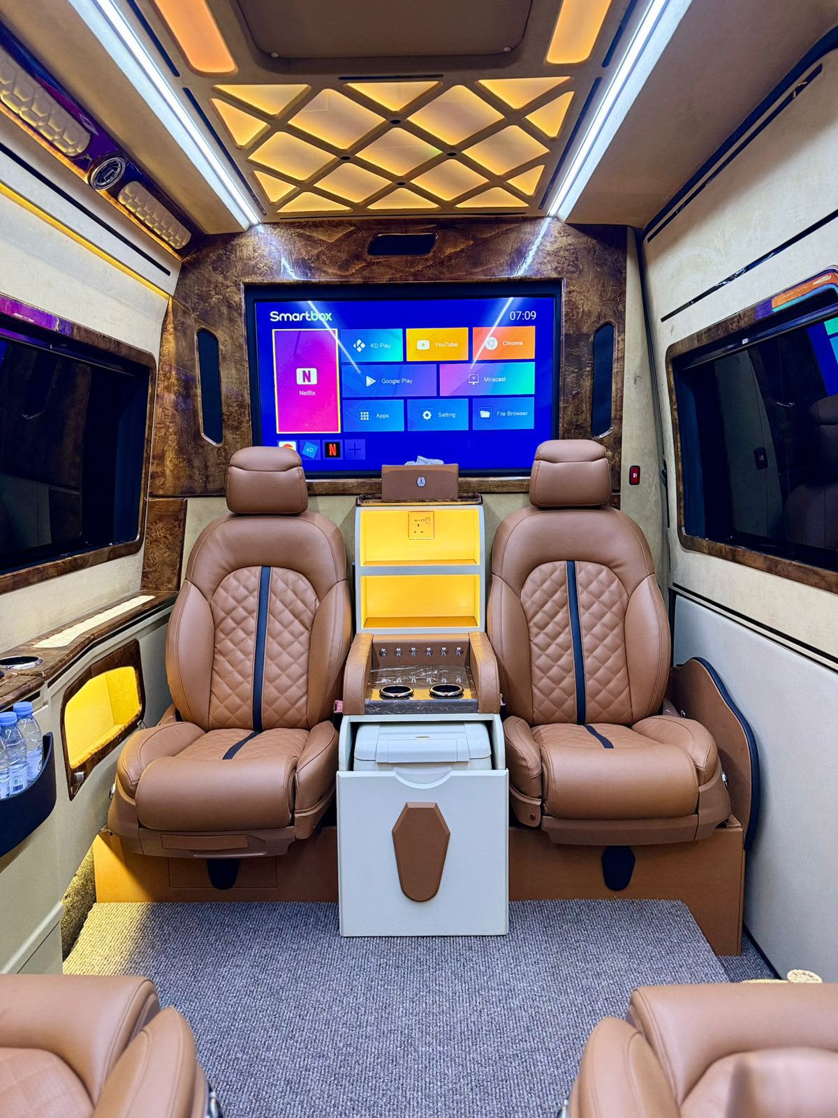 Screen and fridge