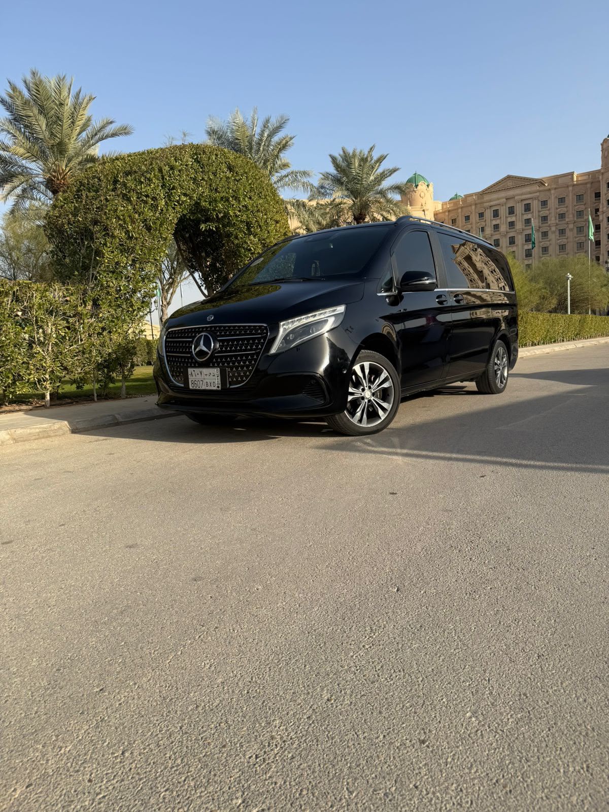 V-Class front