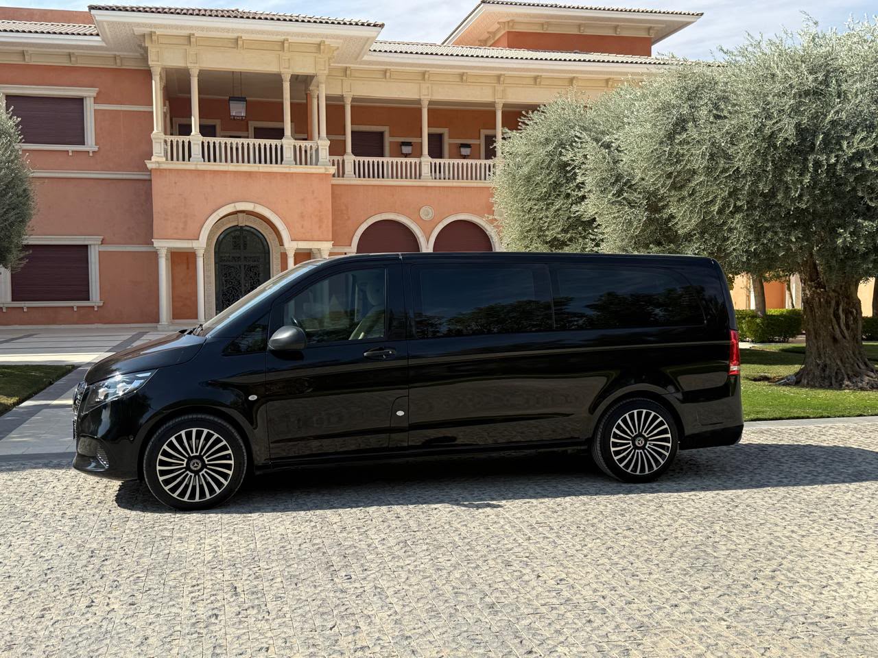 Black Mercedes V-Class